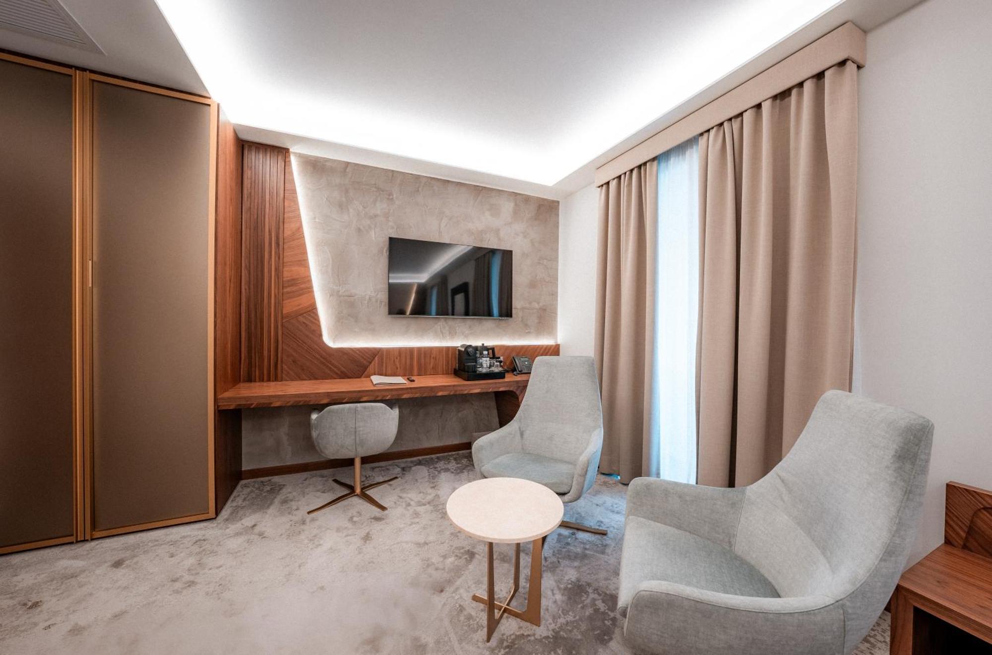 Hotel Via Veneto - L'essenza Di *